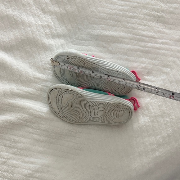 Speedo Kids Aqua and Pink Water Shoes - Picture 3 of 3